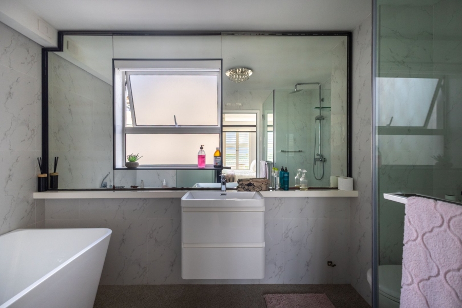 3 Bedroom Property for Sale in Bowtie Western Cape